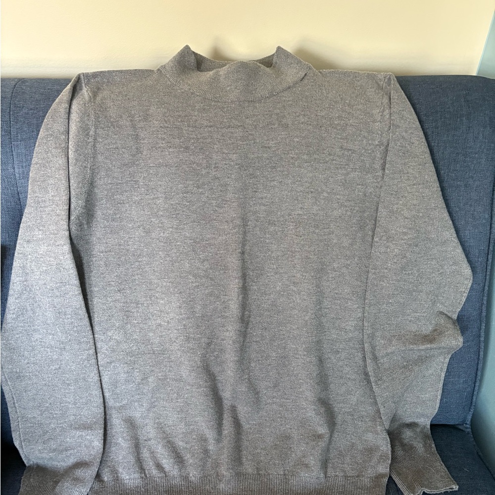 Gray Crewneck Sweatshirt with Ribbed Cuffs